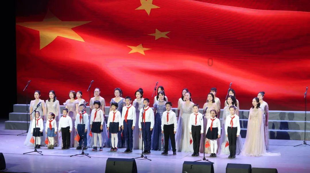 夏季纽扣裙